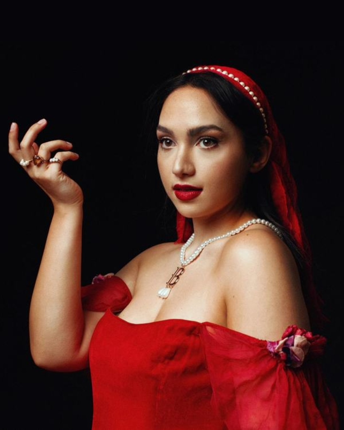 Bella Hull — comedian at Hot Comedy, Camden